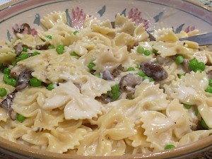 Creamy mushroom pasta and spring peas