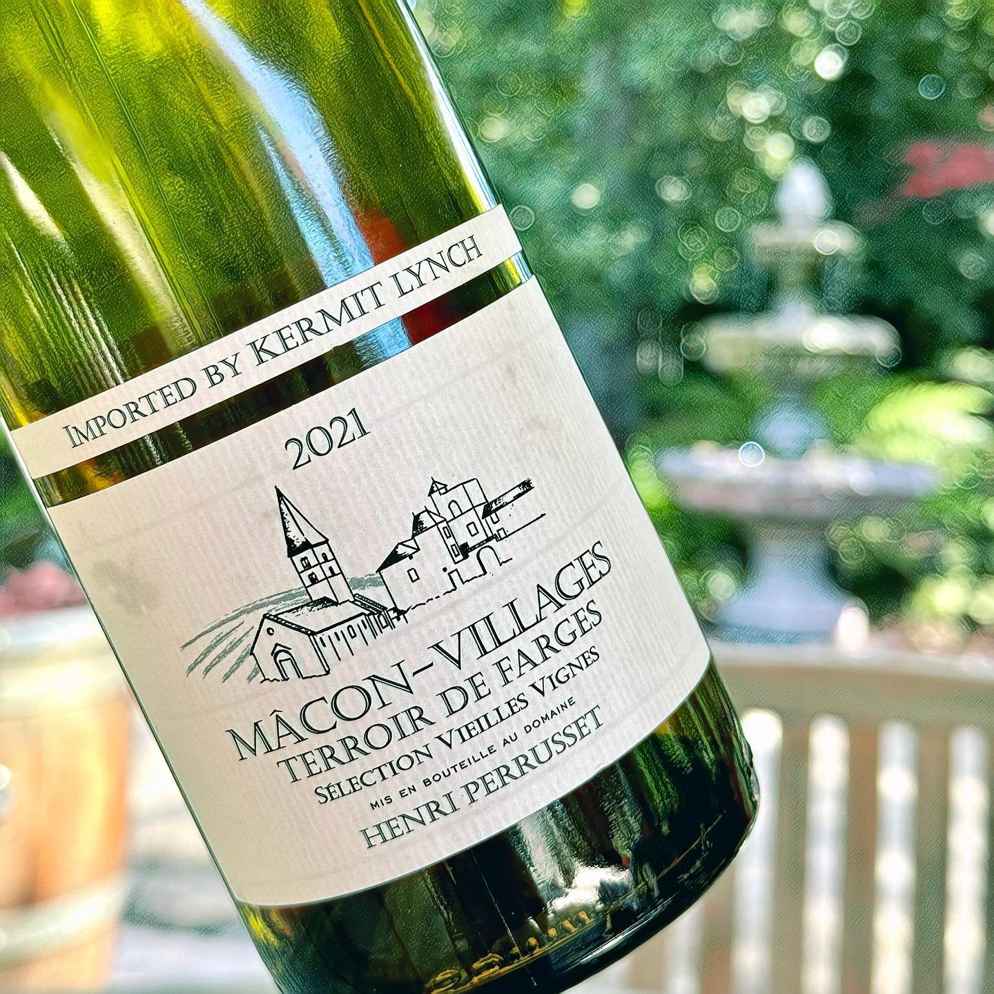 We celebrated Earth Day today by enjoying lunch on the patio with our pal Dave. He brought this gorgeous Bourgogne (I’m trying to learn to say Bourgogne and not Burgundy.) 🙃 We can always count on Dave to choose a delicious wine, though it’s usually a red wine. When he brings a white wine we really take note, because he’s very particular about white wines. This Chardonnay is so aromatic with generous aromas of ambrosia melon, juicy acidity and freshness and a very long finish. We all loved it. Thanks Dave! So glad you found this KLWM wine and that you shared it with us. Happy Earth Day! 🌎
.
.
.
#bourgogne #burgundy #burgundylover #chardonnay #chardonnaylover #vinblanc #frenchwine #frenchwinelover #wineoftheday #winegeek #winetraveler #winenotes #youcansipwithus #saturdaysip #instawine #oldvines #vieillesvignes #maconvillages #earthday #earthday2023