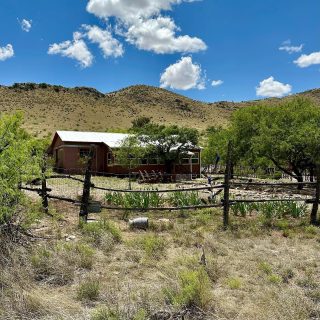 Now that you know where to sip in Willcox, how about where to stay? Our choice is Dos Cabezas Retreat Bed & Breakfast in the ghost town of Dos Cabezas just out of Willcox. It’s quiet and restful, and with only two rooms it is the opposite of crowded. Sam and Dorothy Laage have truly created an oasis in the desert. Restored adobe buildings are comfy and dinners prepared by Sam and paired with Willcox wines by Dorothy are delicious. The first thing you will hear in the morning is birdsong and it continues until sunset. And the sunsets are amazing. @doscabezasretreatb.b
.
.
.
#willcoxaz #willcoxava #willcoxwine #bedandbreakfast #doscabezasretreatbnb #doscabezasmountains #vacation #winevacation #wineanddine #winetraveler #winetime #winetraveler #wine #winelover#doscabezascunset #arizonasunset